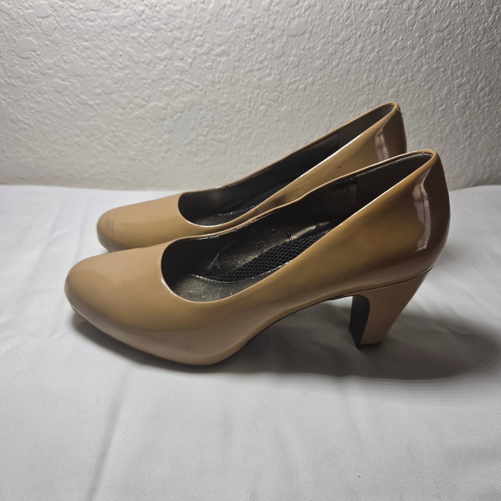 Easy Spirit Anti-Gravity Tan Patent Round Toe Comfort Pumps Size 8 Heels S2216